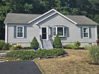 10 Mountain Ash Rd 10, East Bridgewater, MA 02333