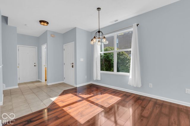 6250 Bishops Pond Lane, Indianapolis, IN 46268