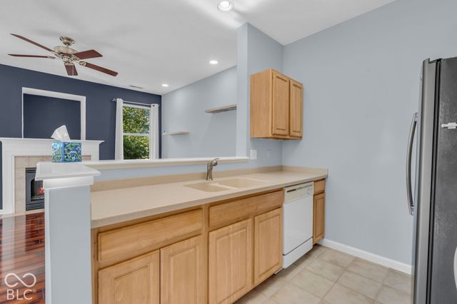 6250 Bishops Pond Lane, Indianapolis, IN 46268