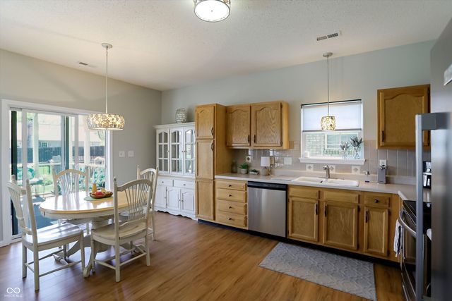 823 Daybreak Drive, Avon, IN 46123