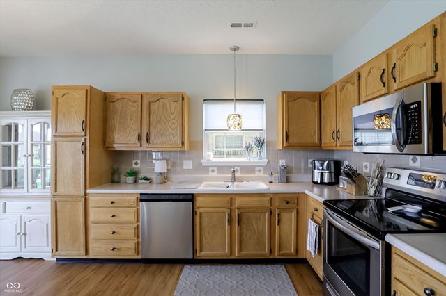 823 Daybreak Drive, Avon, IN 46123