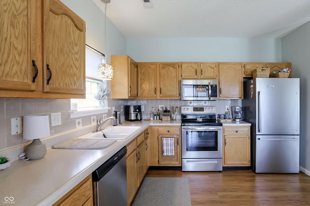 823 Daybreak Drive, Avon, IN 46123