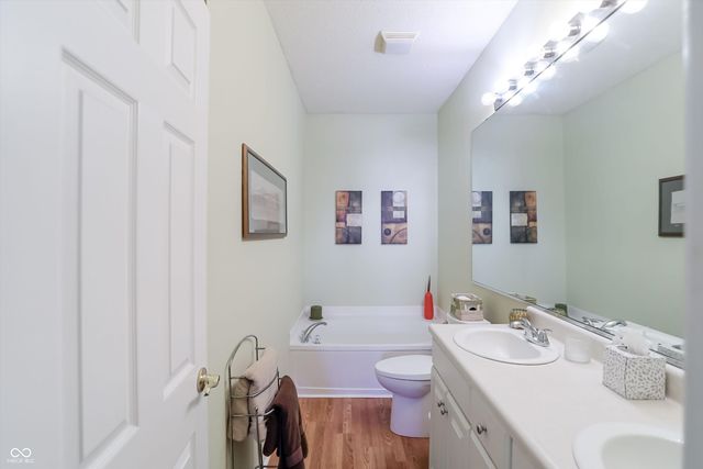 823 Daybreak Drive, Avon, IN 46123