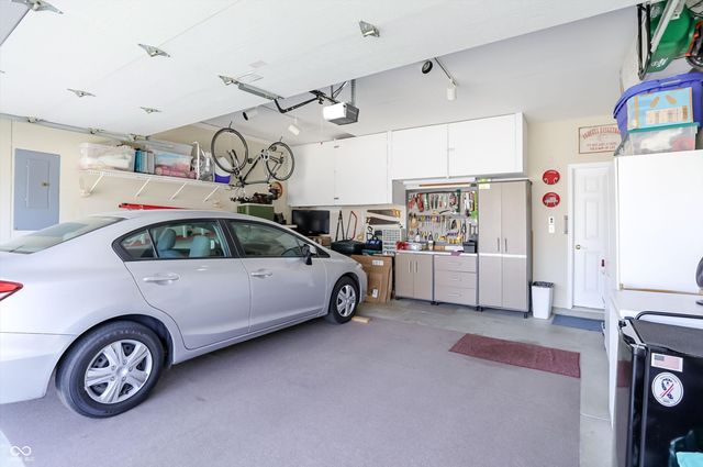823 Daybreak Drive, Avon, IN 46123