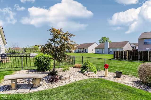 823 Daybreak Drive, Avon, IN 46123