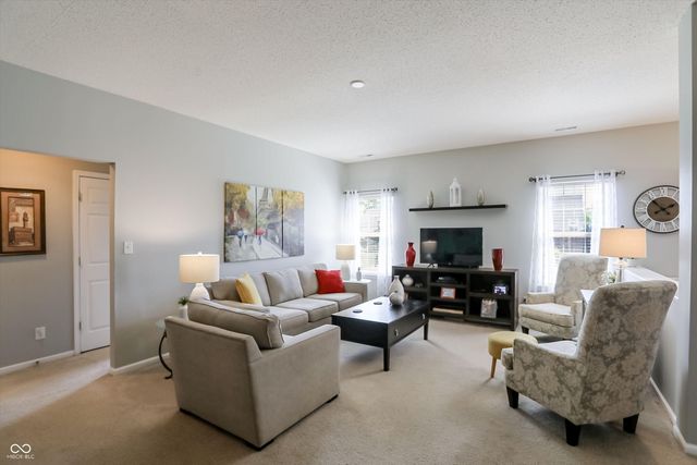 823 Daybreak Drive, Avon, IN 46123