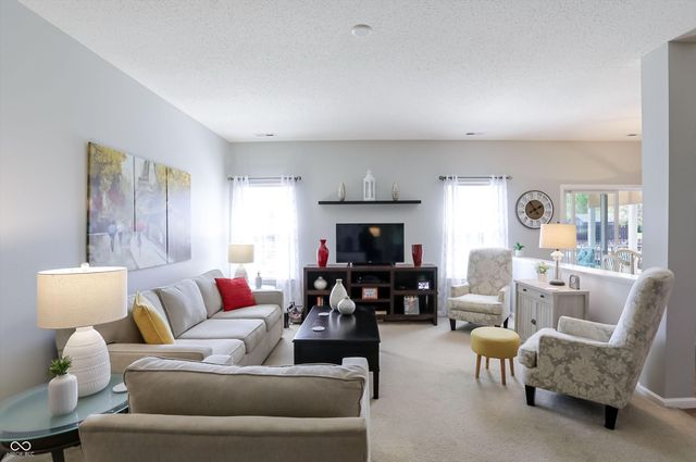 823 Daybreak Drive, Avon, IN 46123