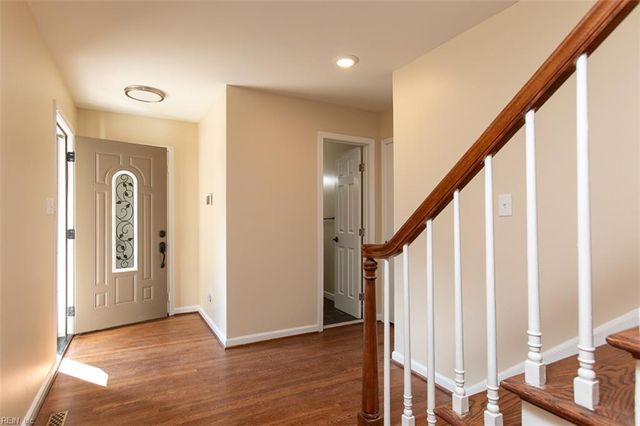 177 Corinthia DR, Newport News, VA 23608