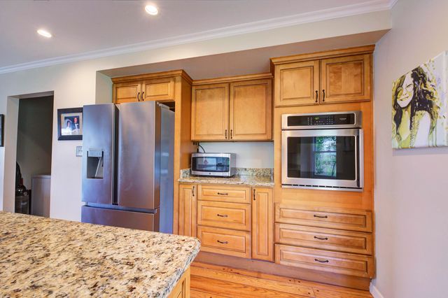 6270 Mack Road, Howell, MI 48855