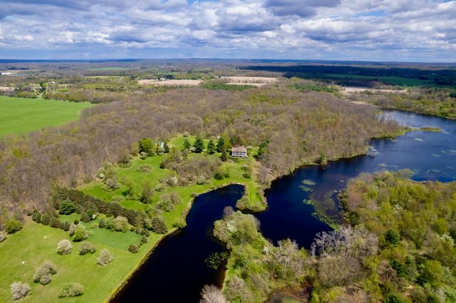 6270 Mack Road, Howell, MI 48855