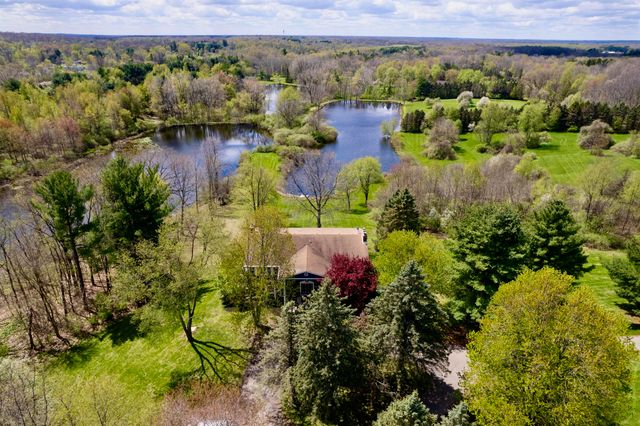 6270 Mack Road, Howell, MI 48855