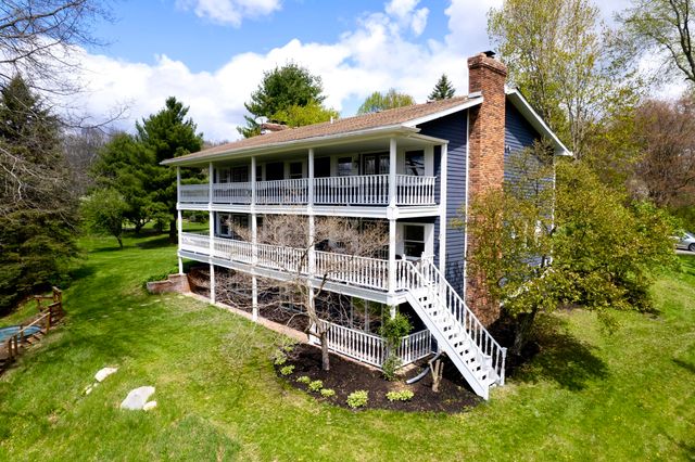 6270 Mack Road, Howell, MI 48855