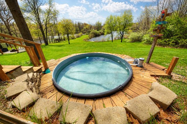 6270 Mack Road, Howell, MI 48855