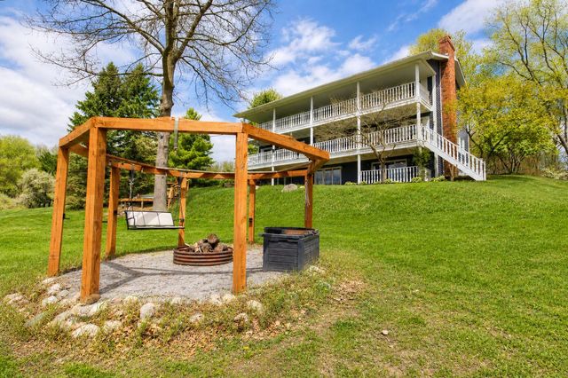 6270 Mack Road, Howell, MI 48855