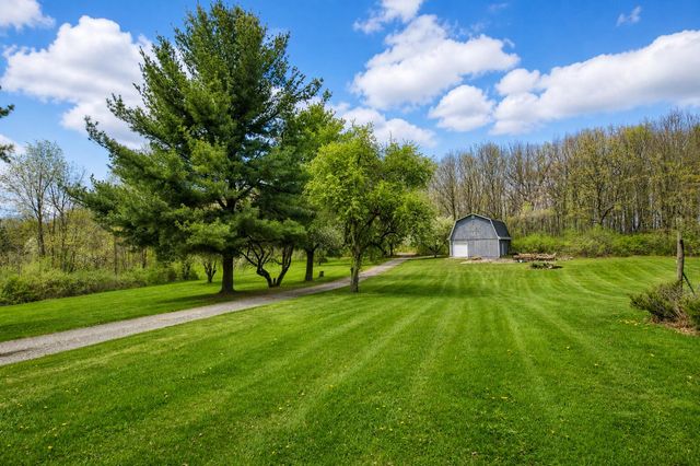 6270 Mack Road, Howell, MI 48855