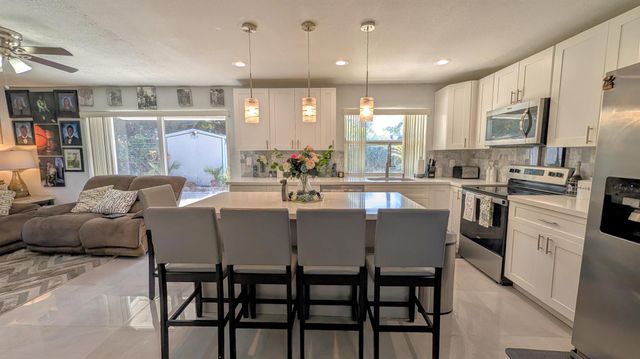 6220 SW 4th Street, Margate, FL 33068