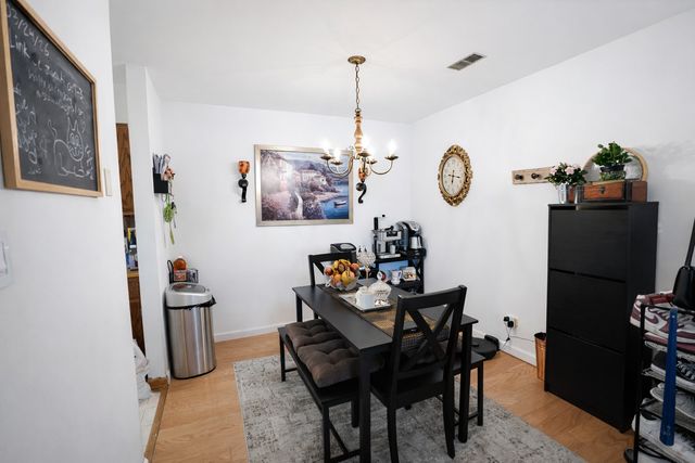 1486 Stonebridge Circle A5, Wheaton, IL 60189