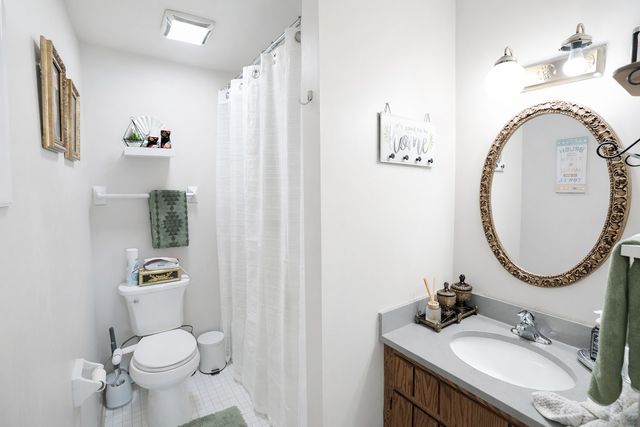 1486 Stonebridge Circle A5, Wheaton, IL 60189