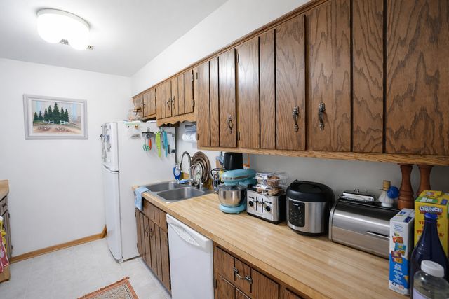 1486 Stonebridge Circle A5, Wheaton, IL 60189