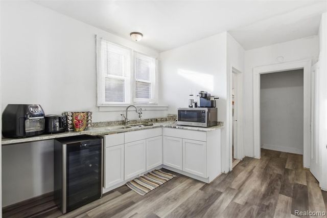 12590 Wilshire Drive, Detroit, MI 48213