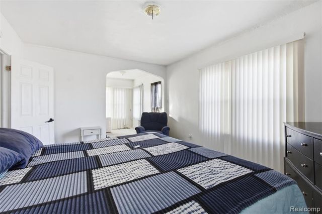 12590 Wilshire Drive, Detroit, MI 48213