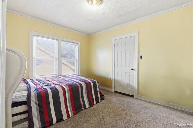 12590 Wilshire Drive, Detroit, MI 48213