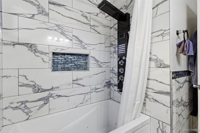 12590 Wilshire Drive, Detroit, MI 48213