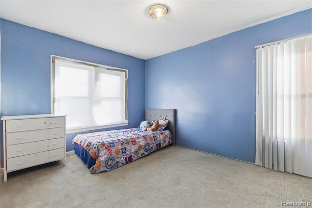 12590 Wilshire Drive, Detroit, MI 48213