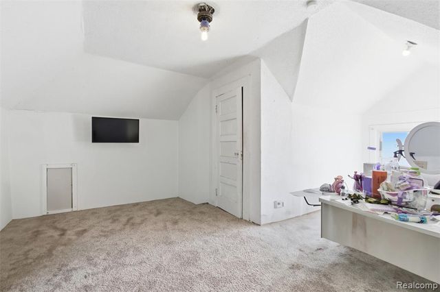 12590 Wilshire Drive, Detroit, MI 48213