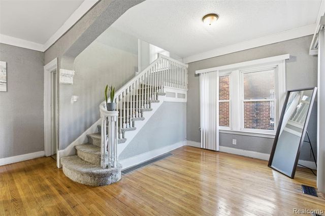 12590 Wilshire Drive, Detroit, MI 48213