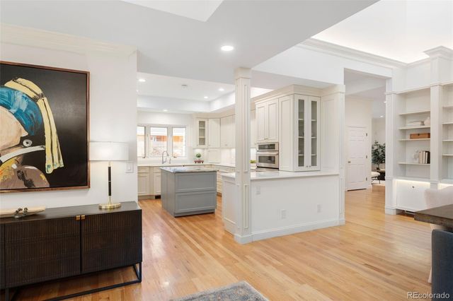 2552 E Alameda Avenue 32, Denver, CO 80209