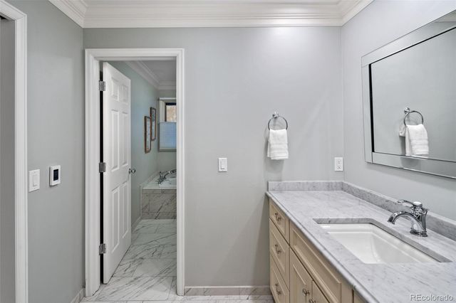 2552 E Alameda Avenue 32, Denver, CO 80209