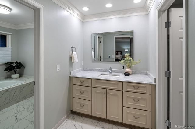 2552 E Alameda Avenue 32, Denver, CO 80209