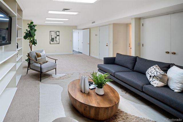 2552 E Alameda Avenue 32, Denver, CO 80209