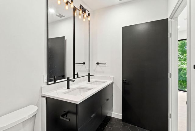 22 High Street PH15, Boston, MA 02122
