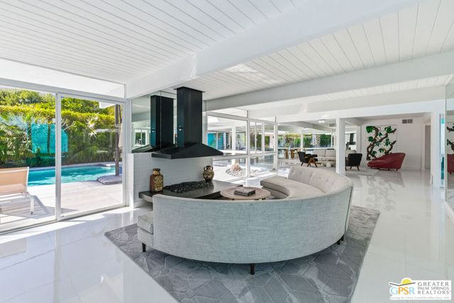 1635 Palm Tree Drive, Palm Springs, CA 92264