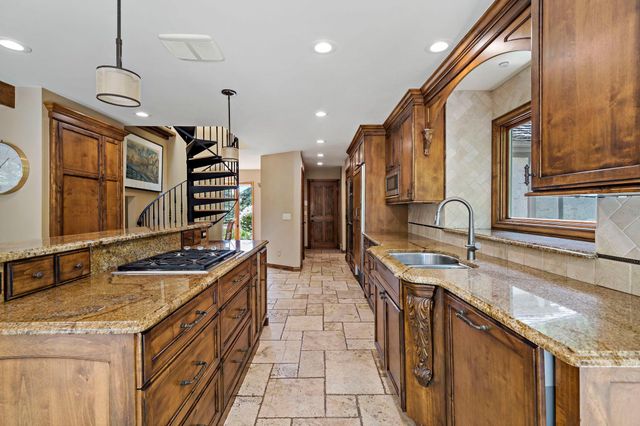 5708 Long Brake Trail, Edina, MN 55439