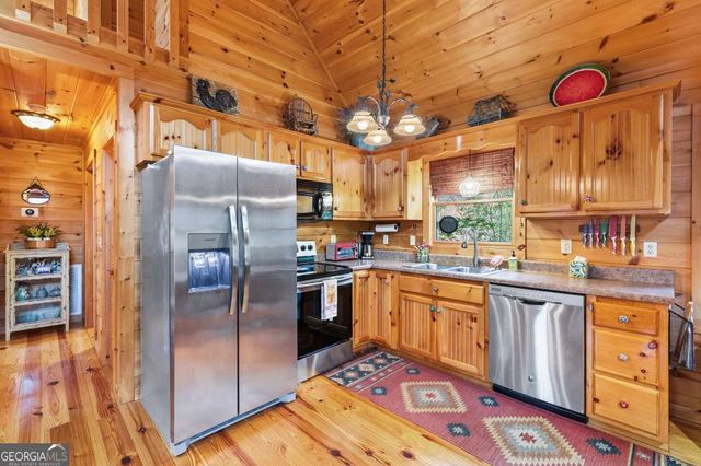 1204 Brookhaven Lane, Blue Ridge, GA 30513