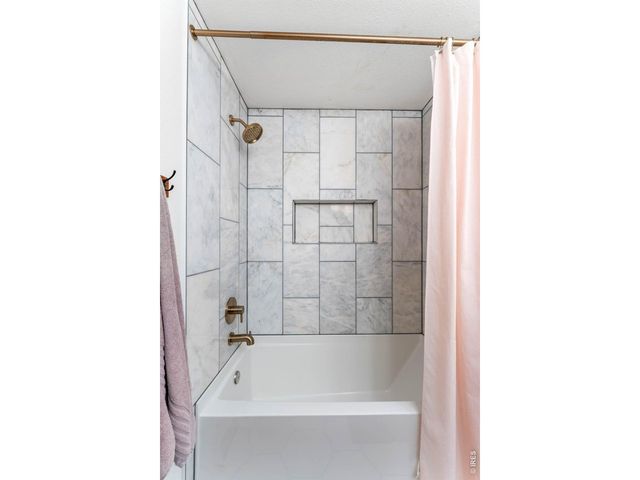 415 36th Ave Ct, Greeley, CO 80634