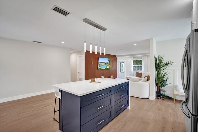 3268 Sapphire Road, Lake Worth, FL 33462