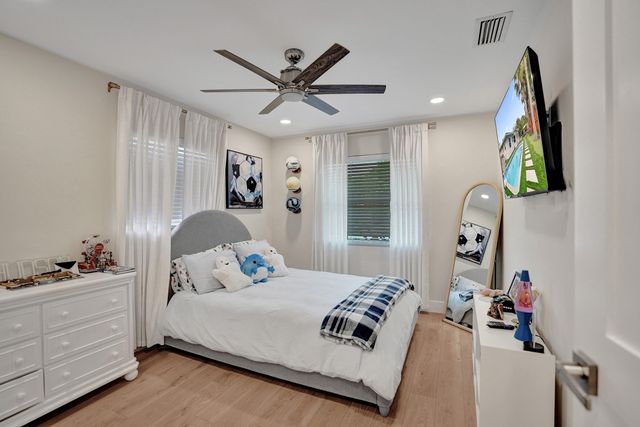 3268 Sapphire Road, Lake Worth, FL 33462