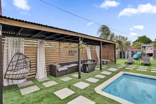 3268 Sapphire Road, Lake Worth, FL 33462