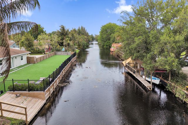 3268 Sapphire Road, Lake Worth, FL 33462