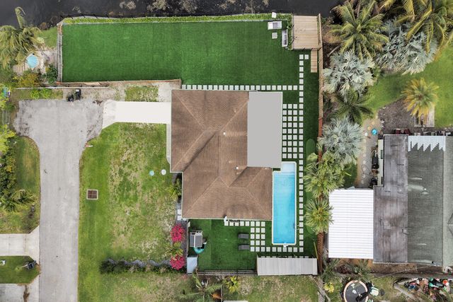 3268 Sapphire Road, Lake Worth, FL 33462