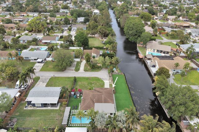 3268 Sapphire Road, Lake Worth, FL 33462