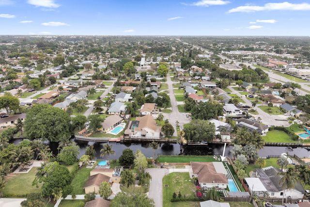 3268 Sapphire Road, Lake Worth, FL 33462