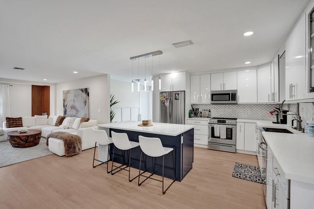 3268 Sapphire Road, Lake Worth, FL 33462