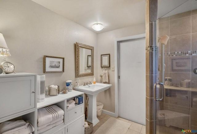 141 North Range St, Yorktown, TX 78164