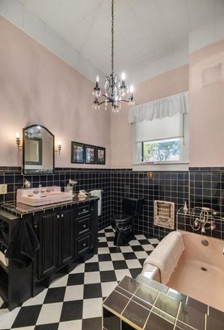 141 North Range St, Yorktown, TX 78164