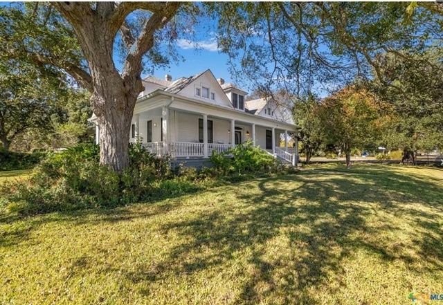 141 North Range St, Yorktown, TX 78164